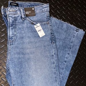*NWT* EXPRESS CROPPED JEANS